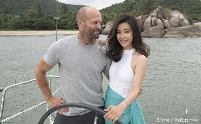 直击打不死的硬汉杰森·斯坦森的美人缘，但也有让他惧怕的瞬间