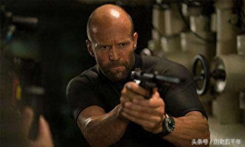 直击打不死的硬汉杰森·斯坦森的美人缘，但也有让他惧怕的瞬间