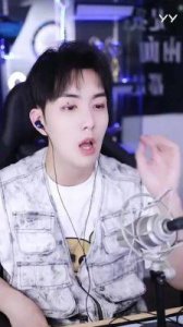 ​吴岱林的演艺生涯揭秘，备受质疑为何拥有千万粉丝？