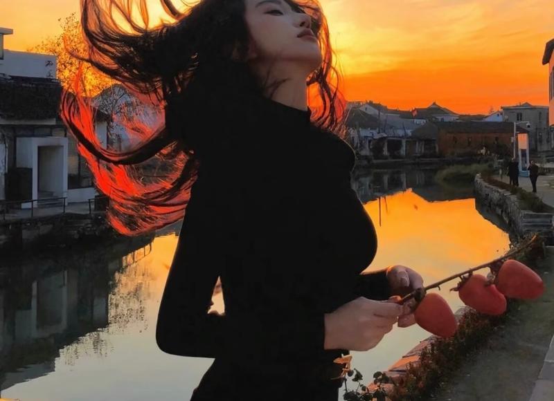 和陌生女孩聊天开场白，怎样跟女生聊天