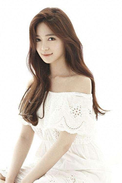 韩国90后女神级演员李伊利雅