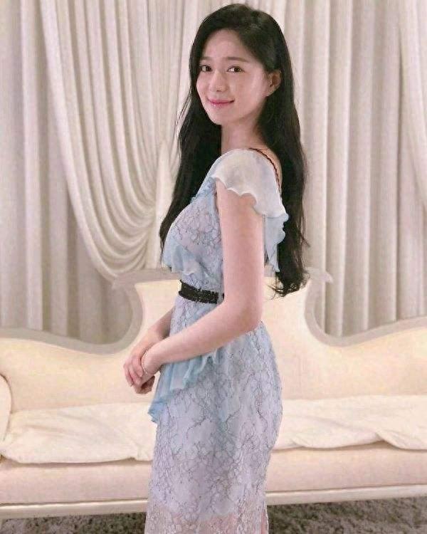 韩国90后女神级演员李伊利雅