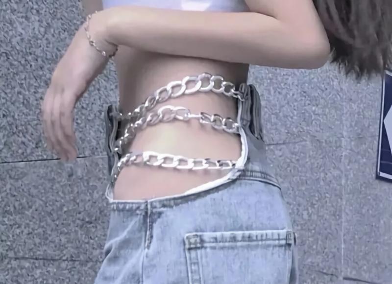 介绍：逗女生开心的幽默套路，让你成为情感大师