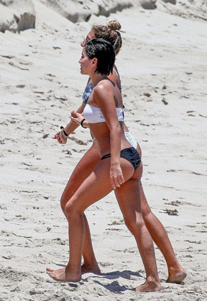 《变形金刚5》女主现身沙滩，年仅15岁的美国童星伊莎贝拉·莫奈