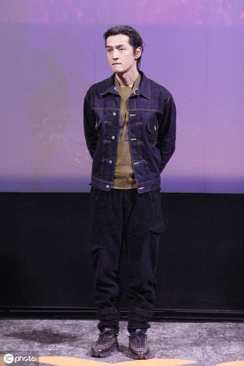 极度舒适！胡歌与桂纶镁组cp圈粉无数，现场互动默契满分