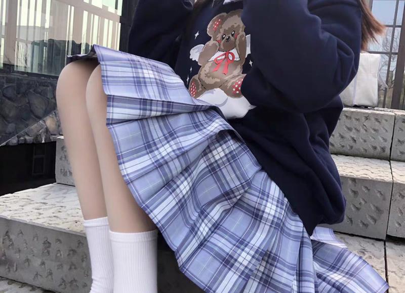 你知道吗？戴银手镯左手还是右手有讲究