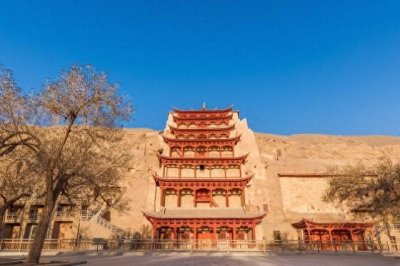 ​【敦煌十大必游景点】穿越千年丝绸之路，探寻沙漠中的文化瑰宝
