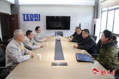 ​蒋晓强看望慰问联系专家王有云和朱奇先