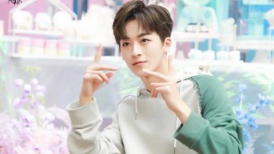 ​《斗破苍穹2》开拍，何洛洛“炎帝”路透照曝光，暴露其真实演技