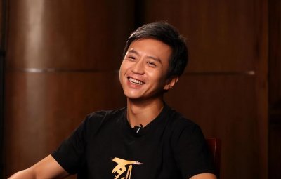 ​从叛逆少年到百亿影帝，正直年轻的邓超一头白发，到底经历了什么