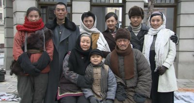 ​今晚首播！又一部年代大剧来袭，阵容不错，唐曾主演，有大剧看了