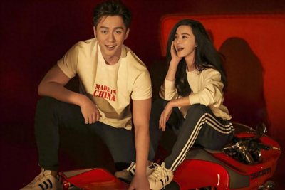 ​和范爷分手5年后，李晨深夜发文高调宣布好消息，终于摆脱了困境