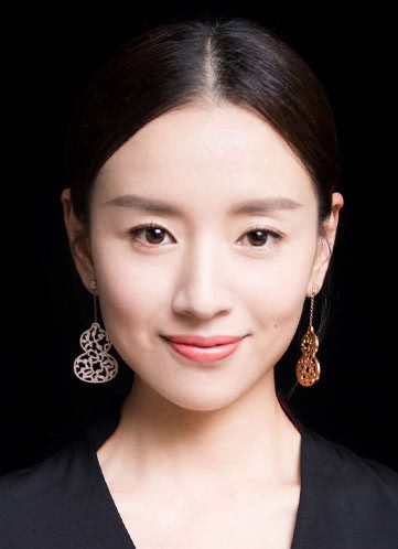 董洁个人资料写真作品