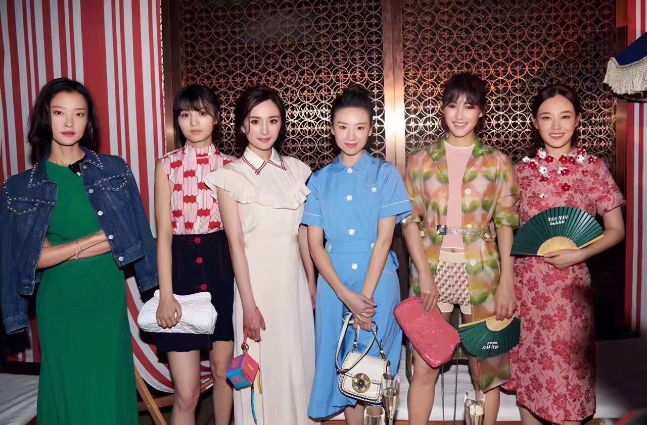 董洁个人资料写真作品