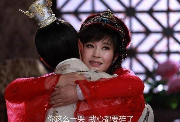 杨蓉整容了吗（杨蓉演十几岁少女全靠滤镜撑着）