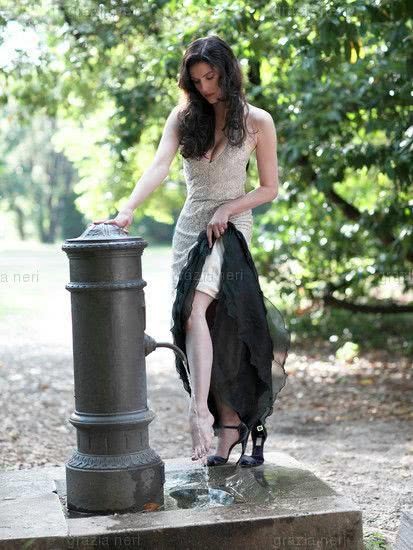 亚历桑德拉·马提尼斯个人资料写真作品