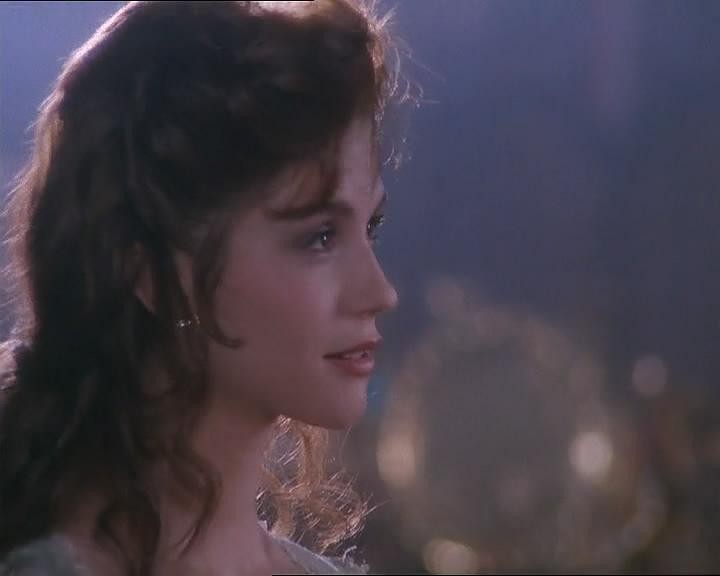 亚历桑德拉·马提尼斯个人资料写真作品