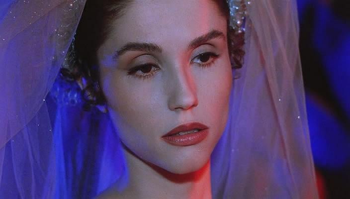 亚历桑德拉·马提尼斯个人资料写真作品