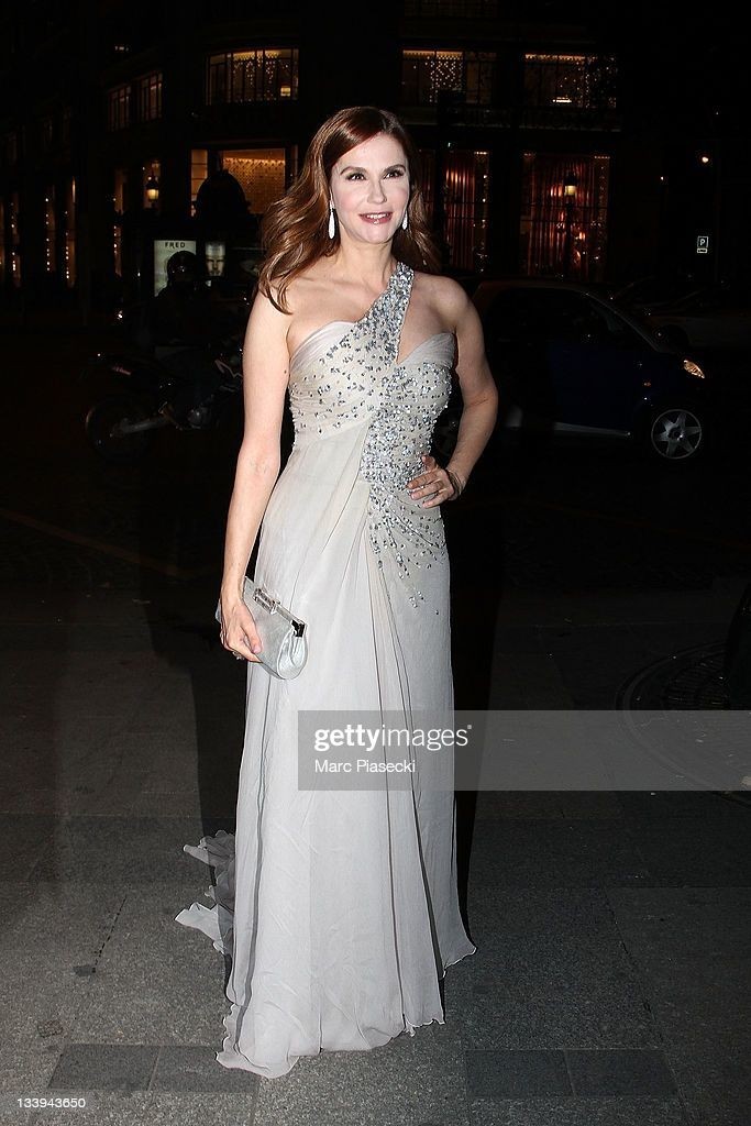 亚历桑德拉·马提尼斯个人资料写真作品