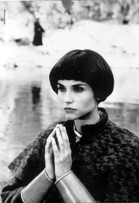 亚历桑德拉·马提尼斯个人资料写真作品