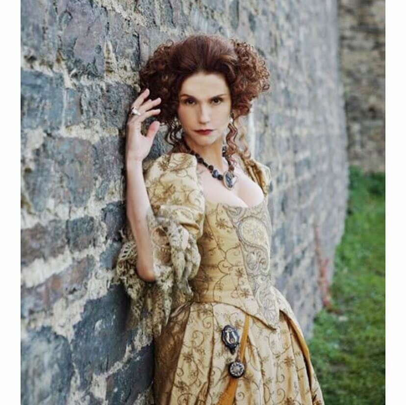 亚历桑德拉·马提尼斯个人资料写真作品