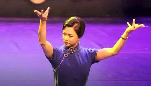 金星收养三个子女（53岁金星23岁娶妻）(8)