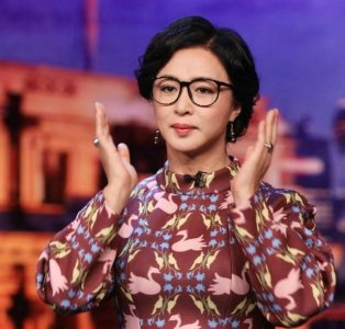 ​金星收养三个子女（53岁金星23岁娶妻）