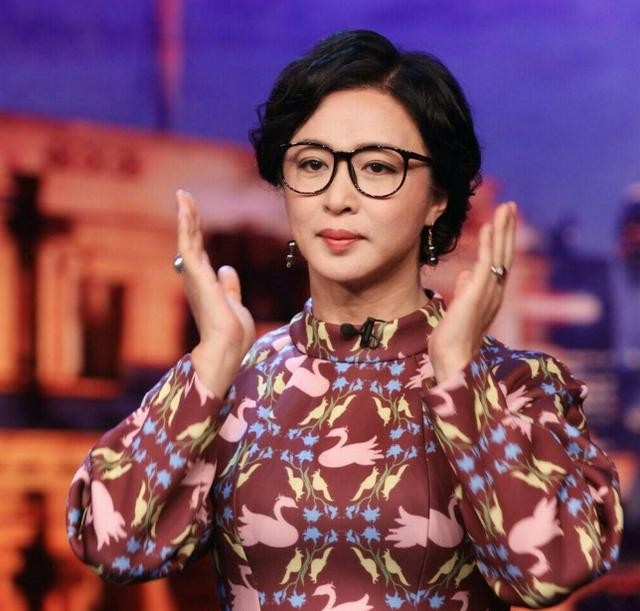 金星收养三个子女（53岁金星23岁娶妻）(1)