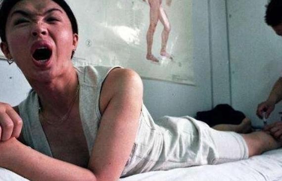 金星收养三个子女（53岁金星23岁娶妻）(18)