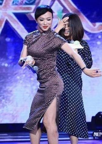 金星收养三个子女（53岁金星23岁娶妻）(20)