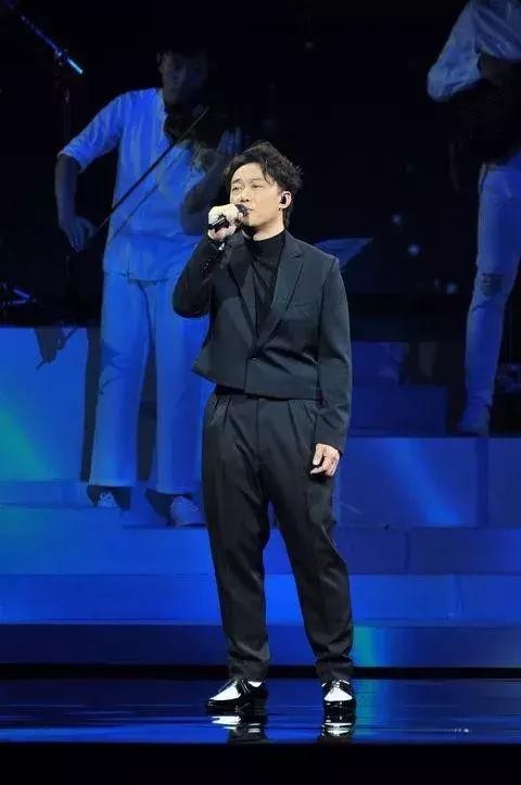 言承旭颁奖典礼现场（金曲奖颁奖典礼）(1)