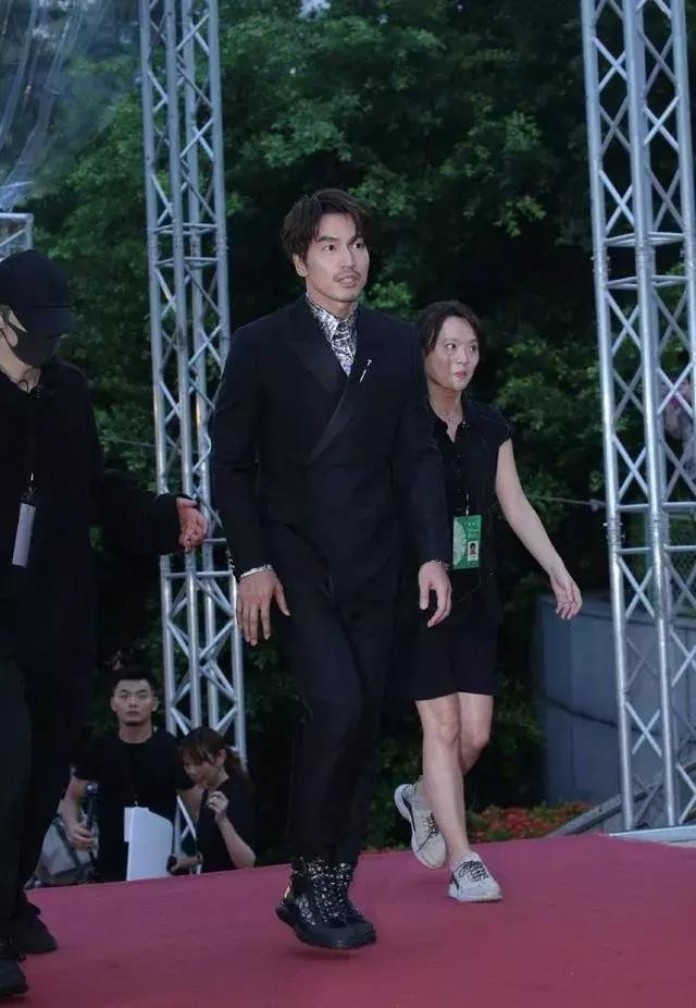 言承旭颁奖典礼现场（金曲奖颁奖典礼）(5)