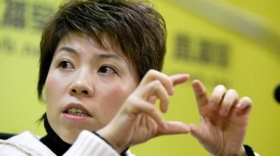 ​邓亚萍故事简介100个字(邓亚萍故事100字左右)