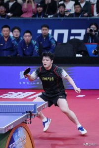 ​3-0！樊振东战胜周启豪！乒超联赛：樊振东今夜两连胜，状态出色
