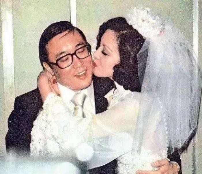 小三不吵不闹生下孩子（丈夫找小三她不吵不闹）