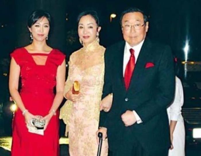 小三不吵不闹生下孩子（丈夫找小三她不吵不闹）