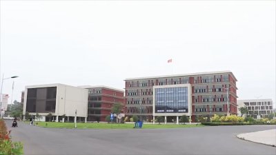 ​安徽马鞍山一高校13名学生集体发热，学校未及时上报被通报