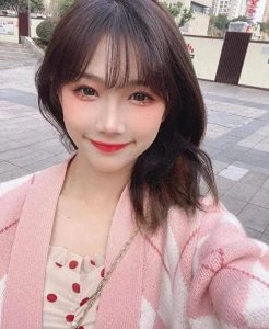 ​钟婷：因“长得壮”被模特公司拒绝！却意外走红，收获千万粉丝。