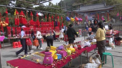 ​北武当山“三月三”春游庙会吸引八方游客纷至沓来