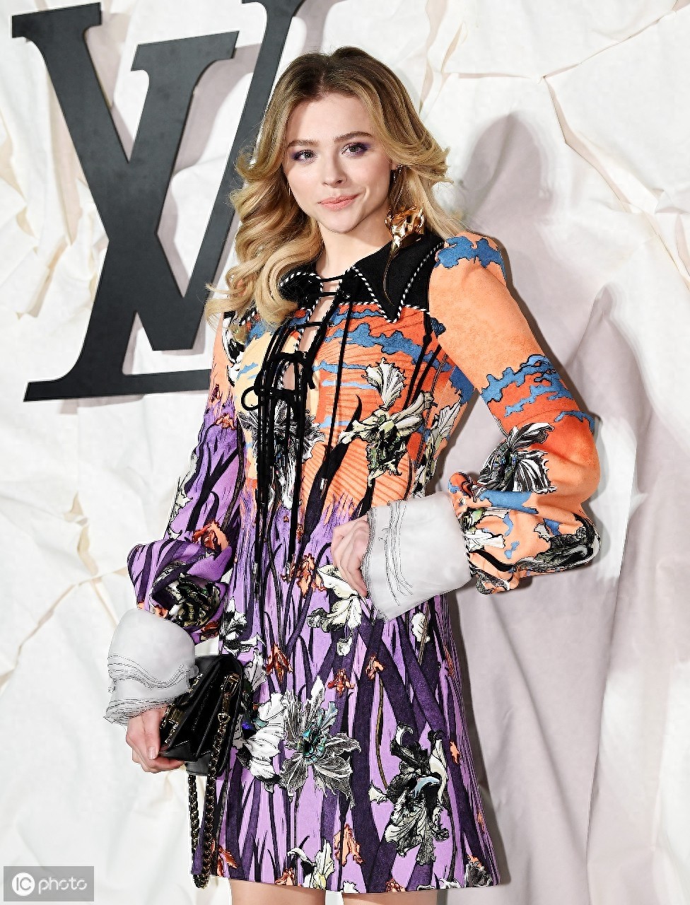 《海扁王》的超杀女莫瑞兹，为LV站台，小脸特别白