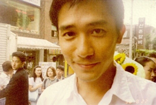 年轻时的梁朝伟，岂一个帅字，简直是美男子