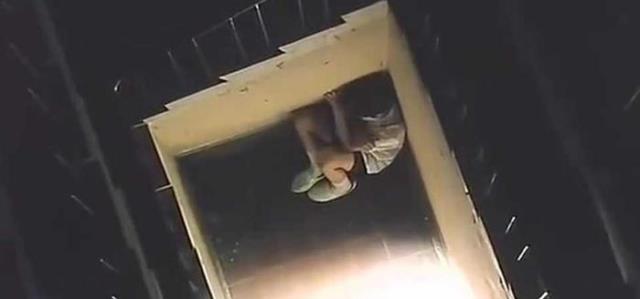 大头怪婴真实事件（恐怖热线之大头怪婴）(3)