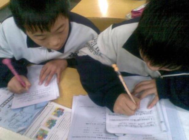 学霸语文交白卷总分全校第一（抄作业也能翻车）(1)