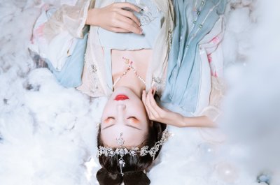 ​小说：他被林君河这气势给吓到浑身打了一个激灵，连忙开口坦白