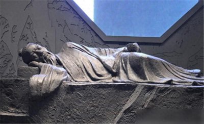 ​为啥睡觉不能“脚朝西，头朝东”?是迷信，还是有科学道理?