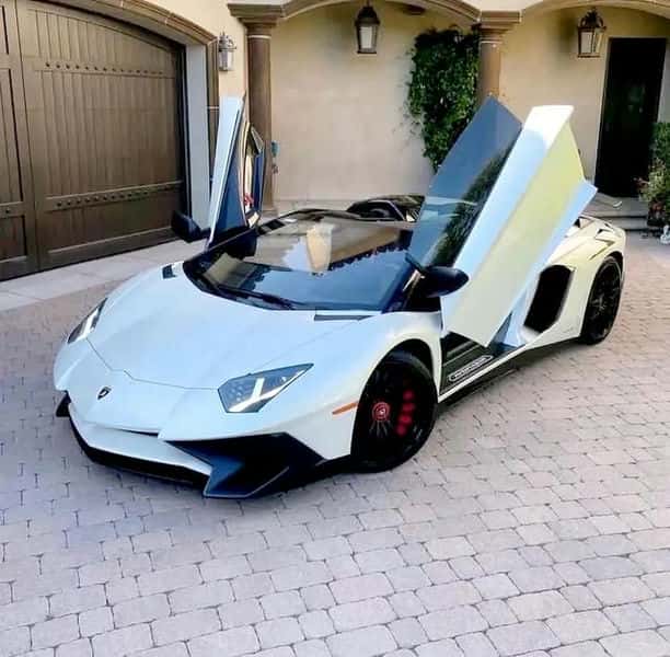 世界名车排名前十名迈巴赫多少钱（世界名车排名前十名）