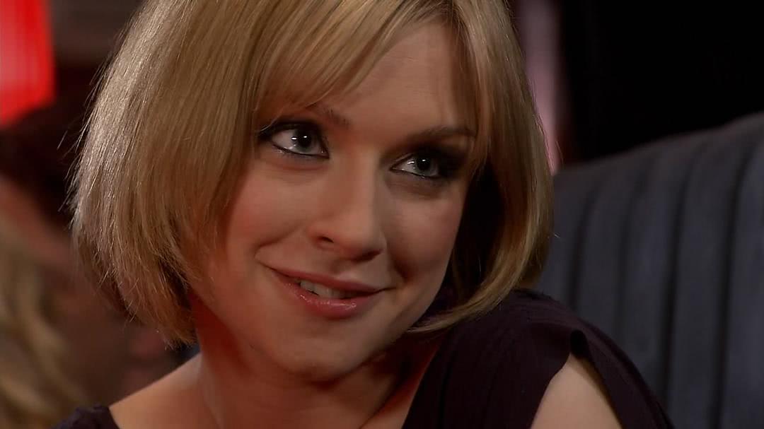 丹妮拉·丹拜-阿什个人资料写真作品