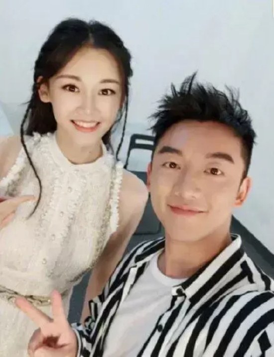 郑恺老婆是谁？媒人居然是冯小刚