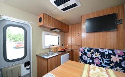 实拍自行式C型房车，一汽佳宝T80房车，仅售15.98万