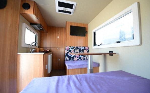 实拍自行式C型房车，一汽佳宝T80房车，仅售15.98万